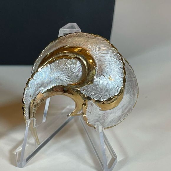 Vintage Coro Feather brooch & clip on earrings Demi parure gold and silver tone - Picture 8 of 15